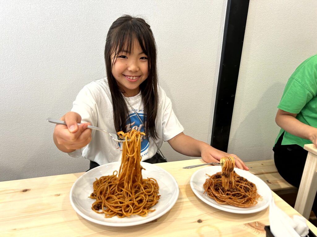 foodsamplemakingcafe-girl-real-sample-spaghetti-240923